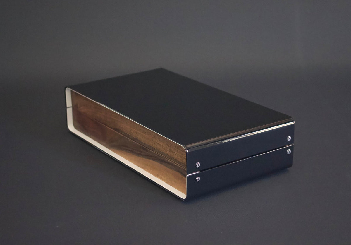 Wood Watch Box, Walnut Watch Storage Box, Modern Watch Boxes, Engraved Watchbox, Handmade Watch Case, Luxury Watch Holder, Uhrenbox,