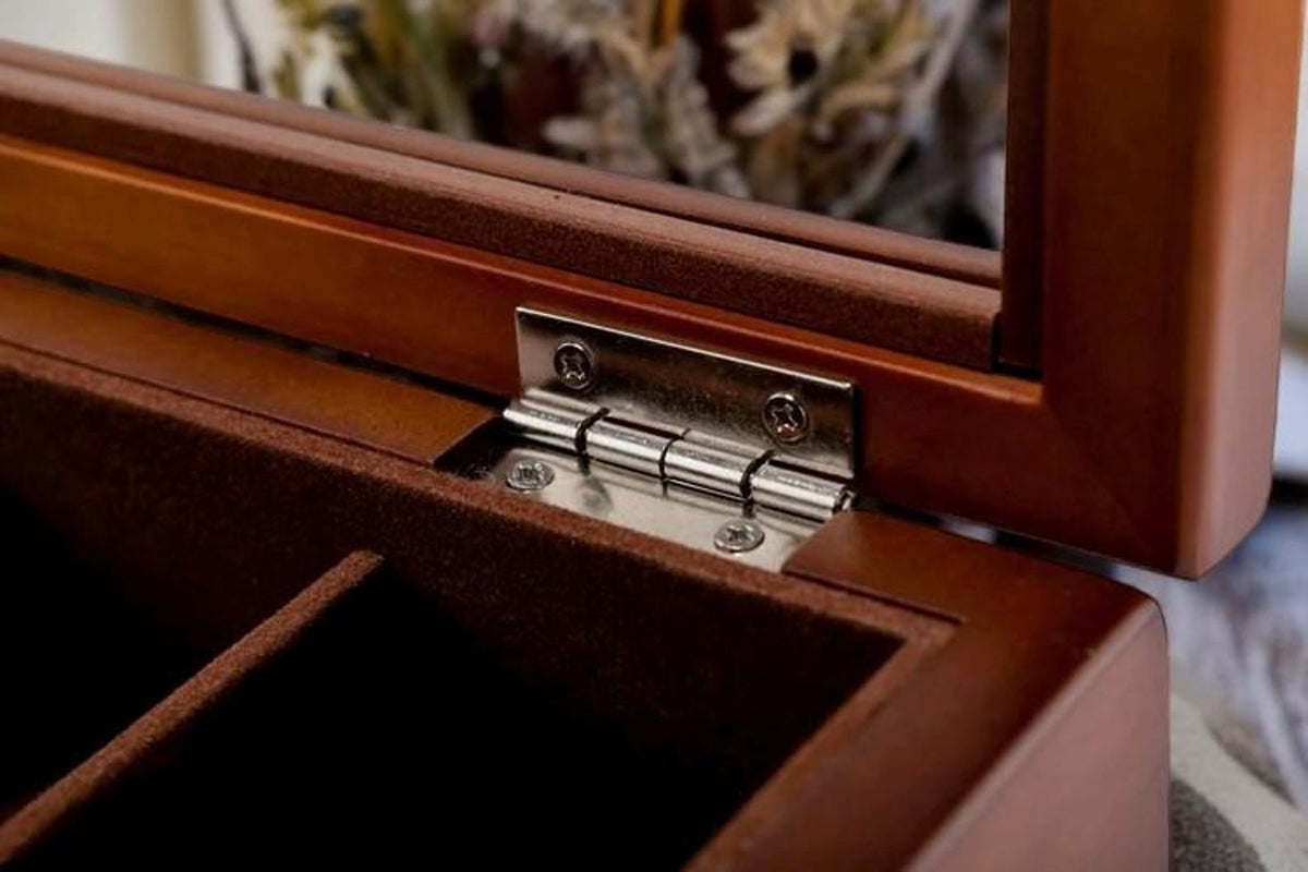 5-Slot Wood Watch Box: Luxury Display Case, Gift for Him/Her