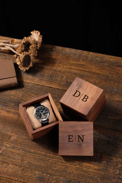 Personalized watch Box, Walnut Wood Watch case, Watch Storage box, Men's Watch Case, groomsmen gifts, Christmas gift, bride groom gifts
