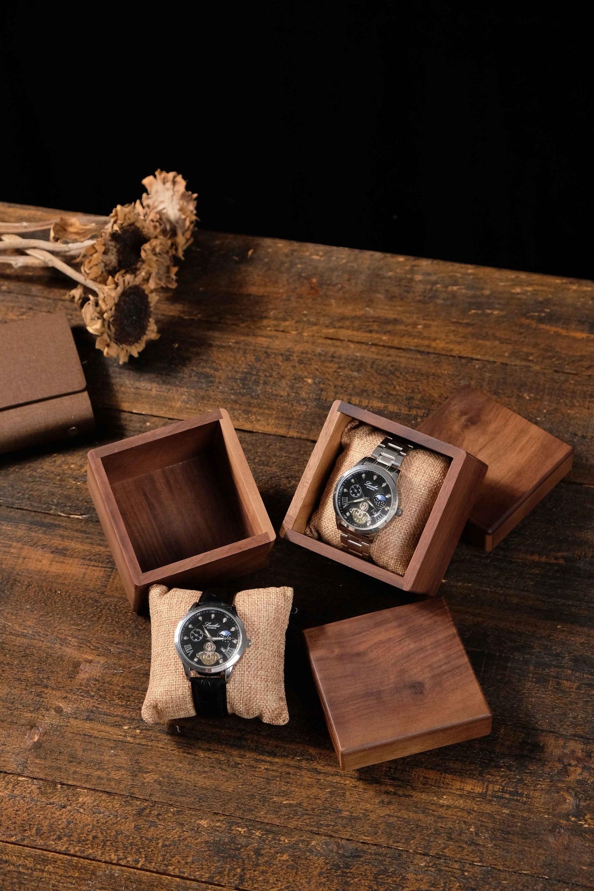 Personalized watch Box, Walnut Wood Watch case, Watch Storage box, Men's Watch Case, groomsmen gifts, Christmas gift, bride groom gifts