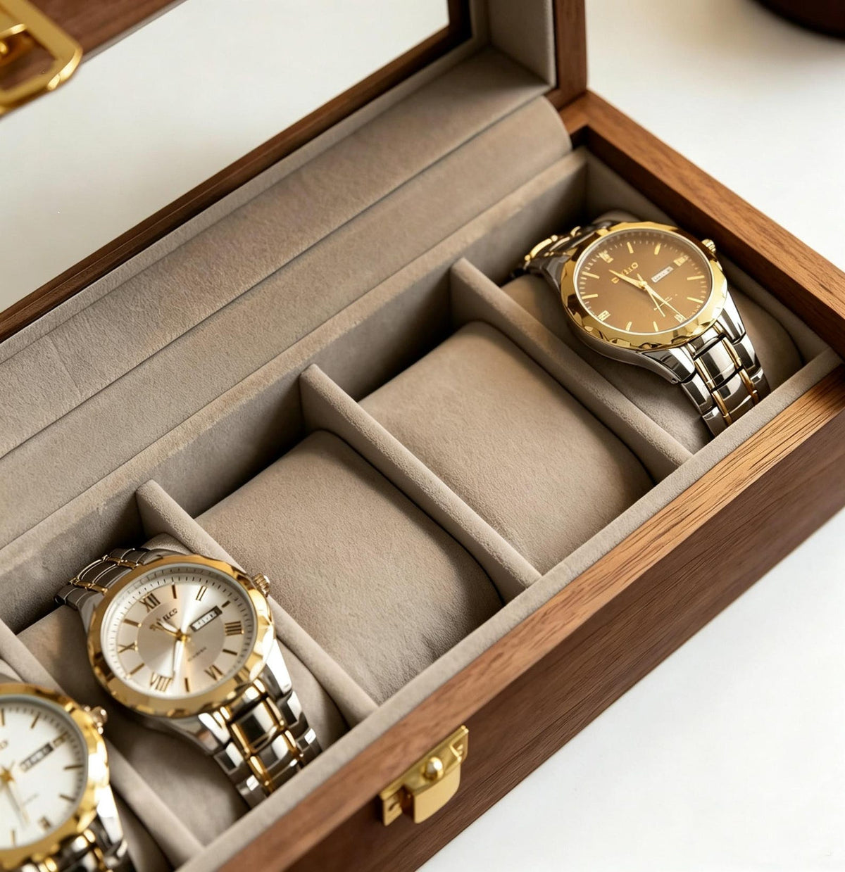 Custom Walnut Watch Box, Glass Lid Watch Case for Men, Gift for Dad Husband Boyfriend Groomsmen