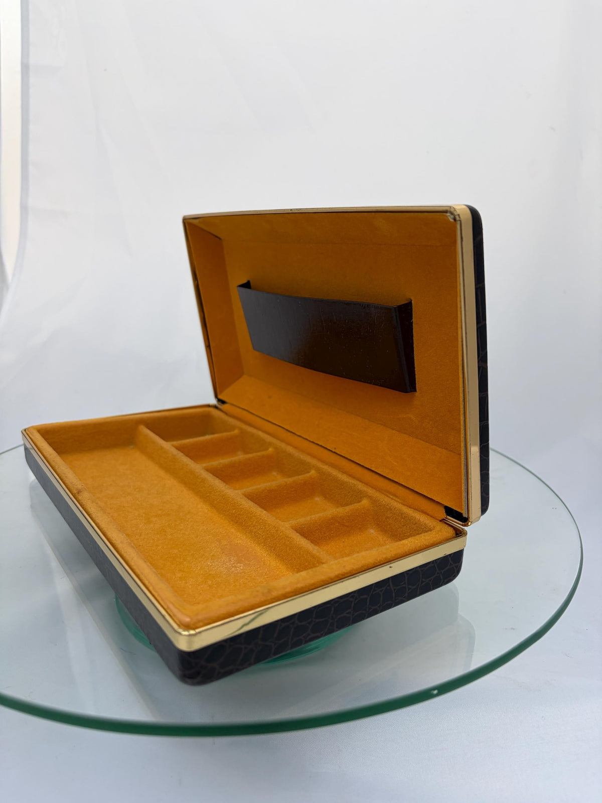Vintage Man's MCM Jewelry Tia Clip Culfflink Watch Box .